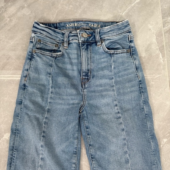 Women’s American Eagle Slim Straight Super Stretch Frayed Hem Jeans Size 00 - Picture 2 of 16